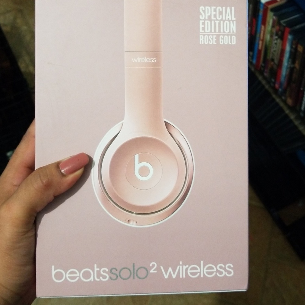 Beats solo 2 wireless